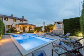 Villa Anabel Bei Porec Mit Pool, Jacuzzi Und Sauna